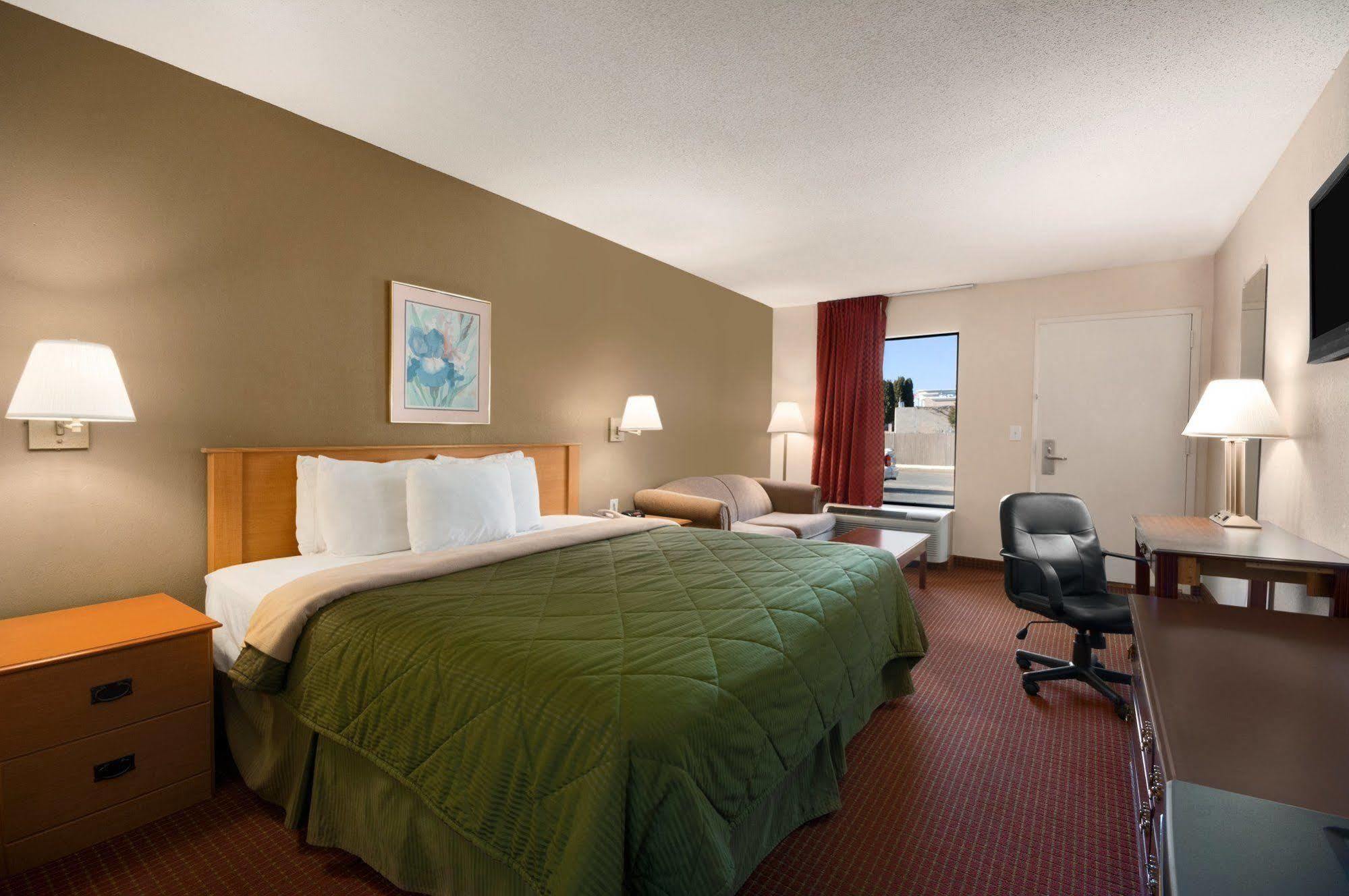 Days Inn By Wyndham Cookeville Esterno foto